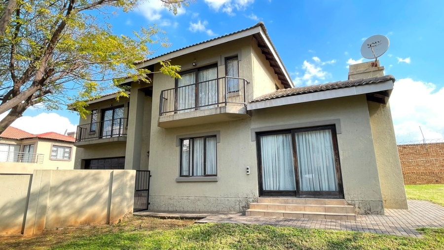 3 Bedroom Property for Sale in Thatchfield Estate Gauteng