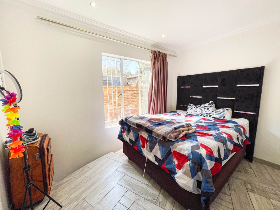 2 Bedroom Property for Sale in Kosmosdal Gauteng