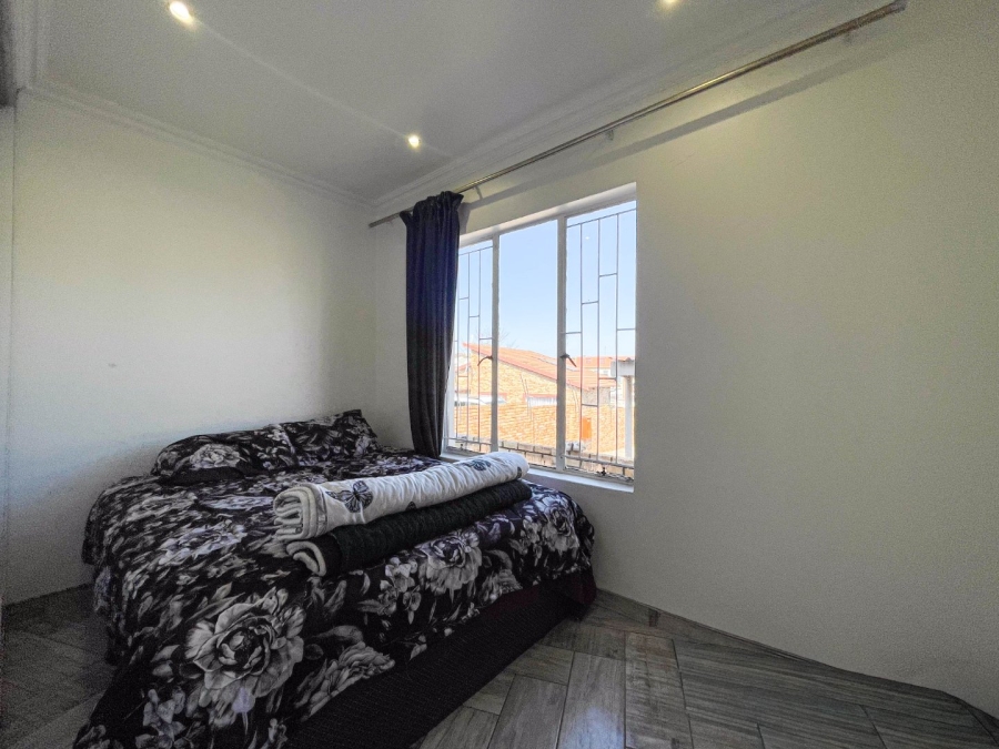 2 Bedroom Property for Sale in Kosmosdal Gauteng