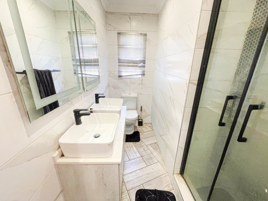 2 Bedroom Property for Sale in Kosmosdal Gauteng