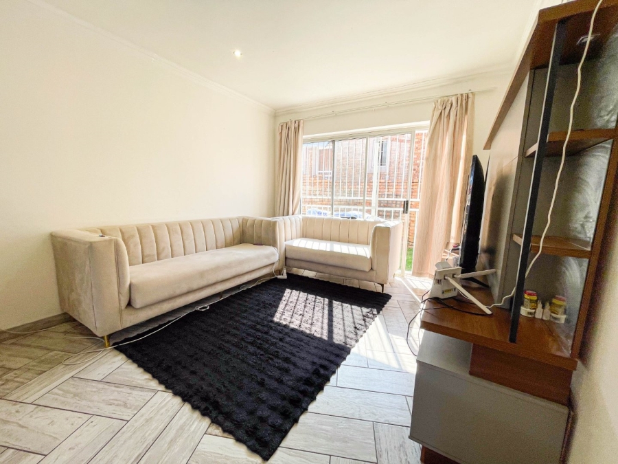 2 Bedroom Property for Sale in Kosmosdal Gauteng