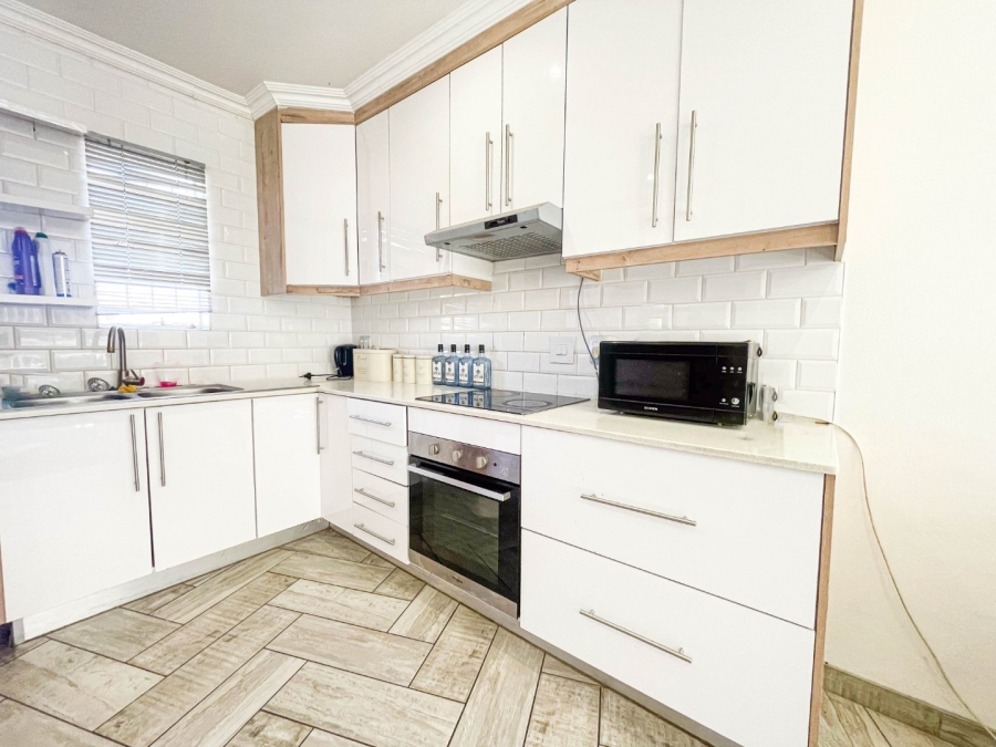 2 Bedroom Property for Sale in Kosmosdal Gauteng