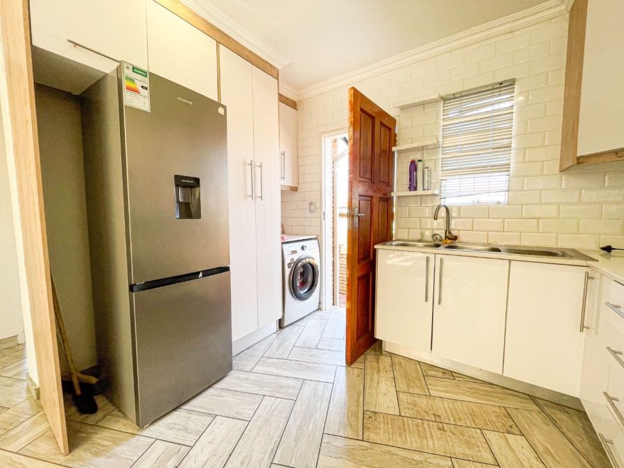 2 Bedroom Property for Sale in Kosmosdal Gauteng