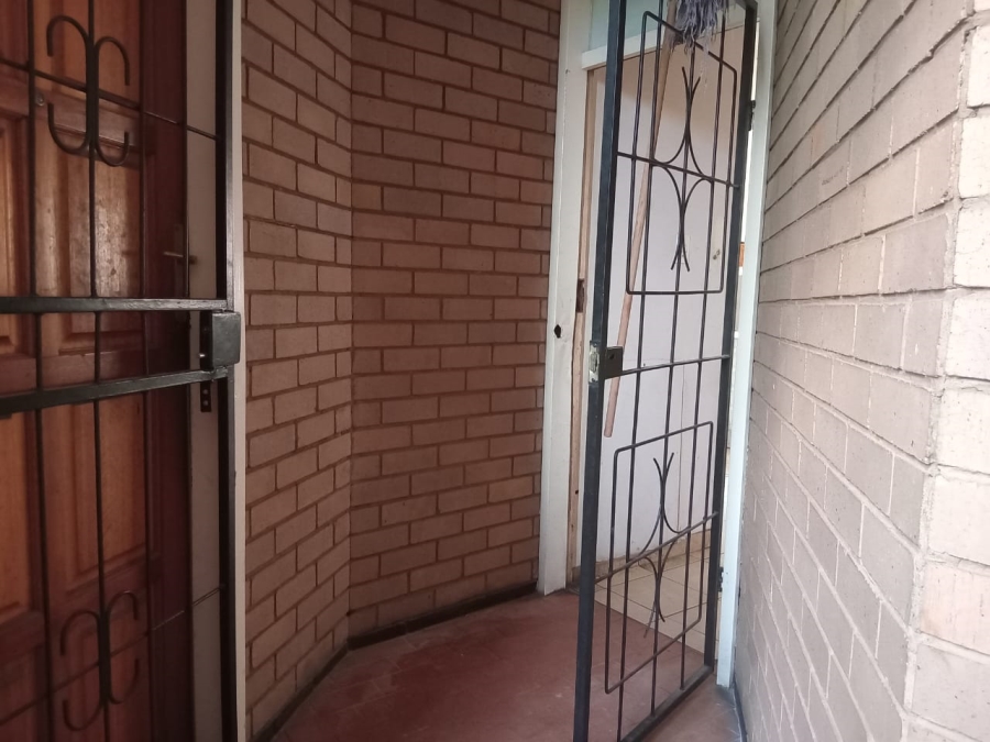 2 Bedroom Property for Sale in Pretoria Central Gauteng