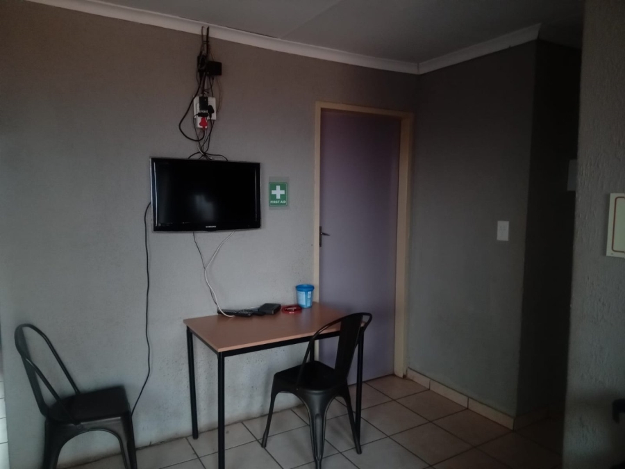 6 Bedroom Property for Sale in Philip Nel Park Gauteng