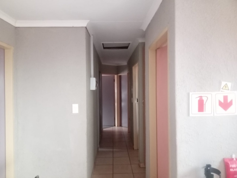 6 Bedroom Property for Sale in Philip Nel Park Gauteng