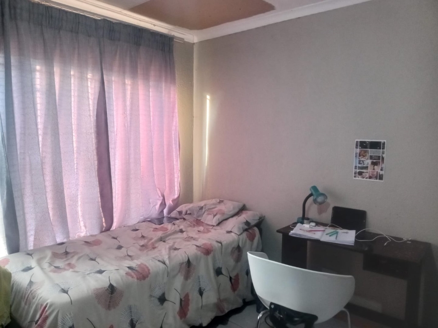 6 Bedroom Property for Sale in Philip Nel Park Gauteng