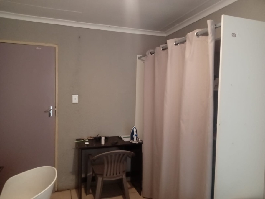 6 Bedroom Property for Sale in Philip Nel Park Gauteng