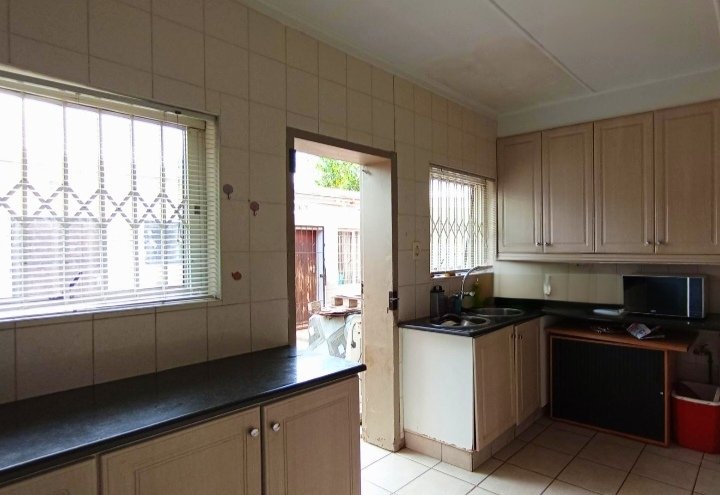 5 Bedroom Property for Sale in Wychwood Gauteng