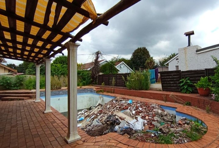 5 Bedroom Property for Sale in Wychwood Gauteng