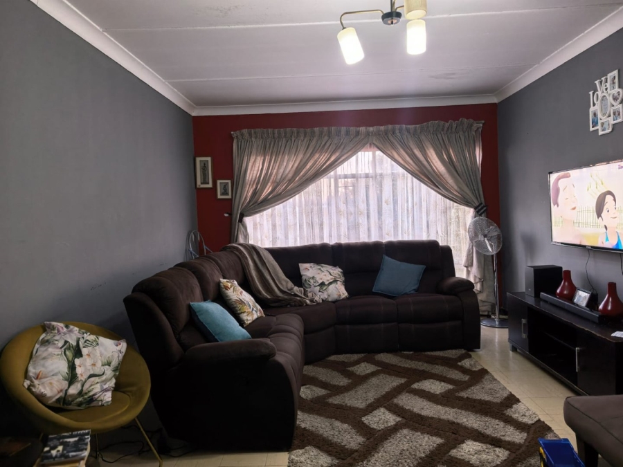 Commercial Property for Sale in Strubenvale Gauteng