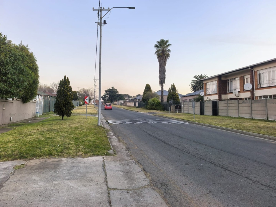 Commercial Property for Sale in Strubenvale Gauteng