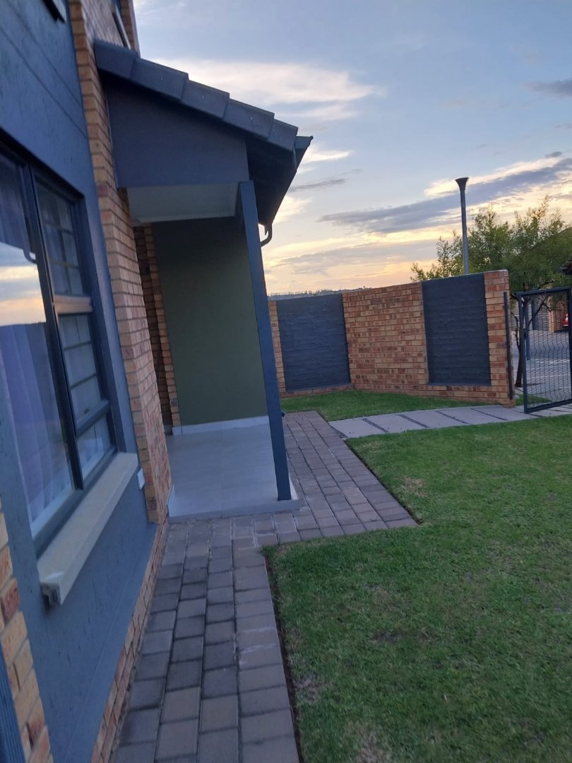 To Let 3 Bedroom Property for Rent in Rooihuiskraal North Gauteng