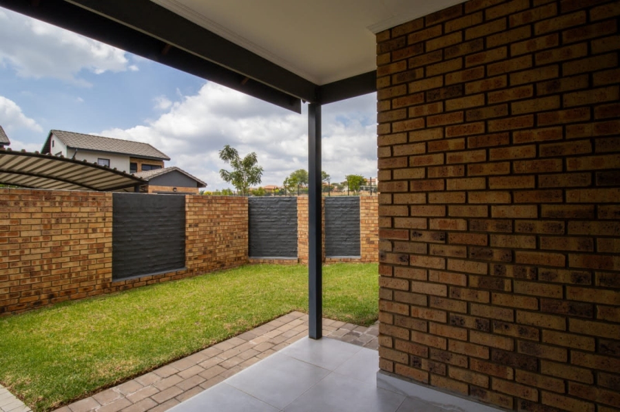 To Let 3 Bedroom Property for Rent in Rooihuiskraal North Gauteng