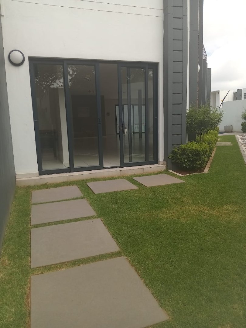 To Let 3 Bedroom Property for Rent in Rooihuiskraal North Gauteng