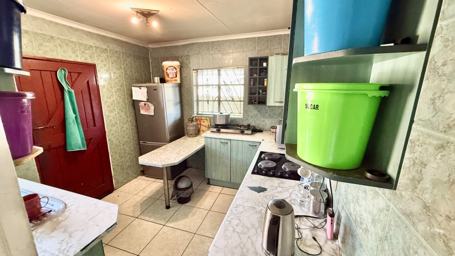 2 Bedroom Property for Sale in Meadowlands West Gauteng