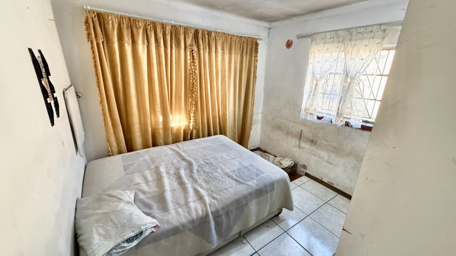2 Bedroom Property for Sale in Meadowlands West Gauteng