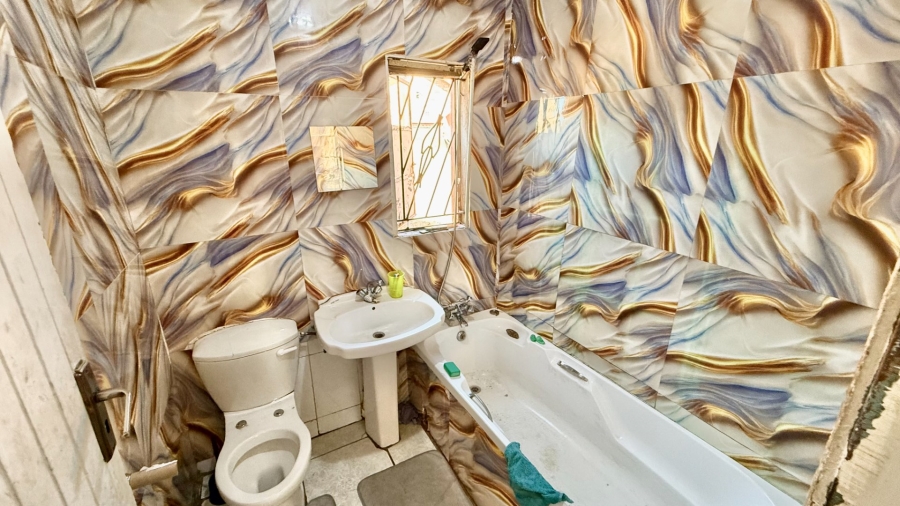 2 Bedroom Property for Sale in Meadowlands West Gauteng