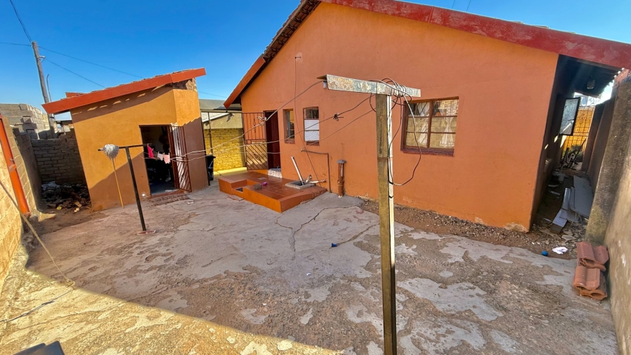 2 Bedroom Property for Sale in Meadowlands West Gauteng