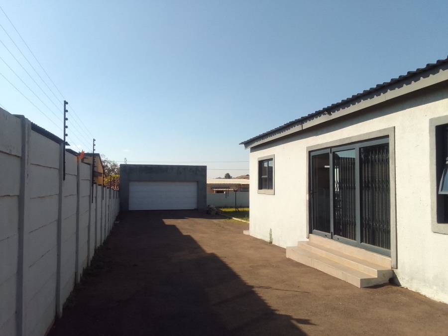 3 Bedroom Property for Sale in Jan Niemand Park Gauteng