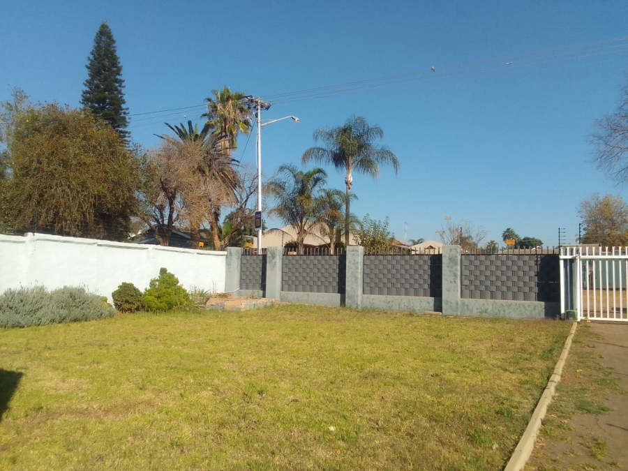 3 Bedroom Property for Sale in Jan Niemand Park Gauteng