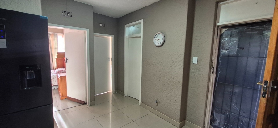 2 Bedroom Property for Sale in Crown Gardens Gauteng