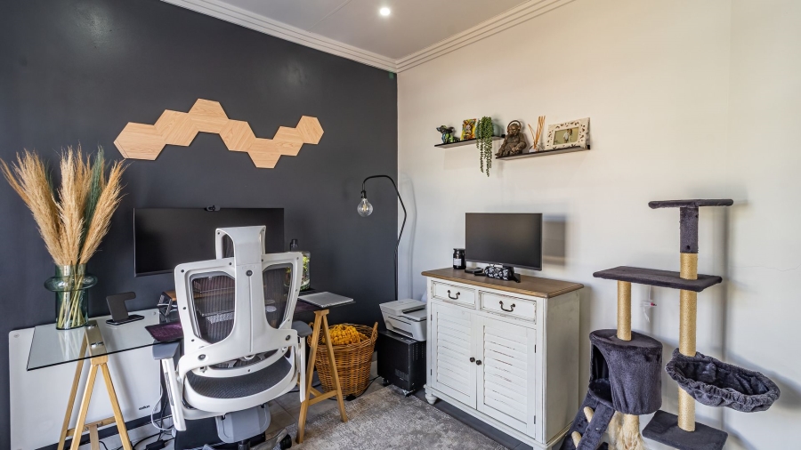 3 Bedroom Property for Sale in Alberante Gauteng