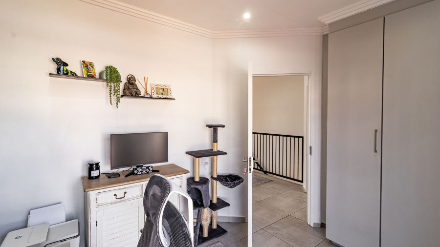 3 Bedroom Property for Sale in Alberante Gauteng