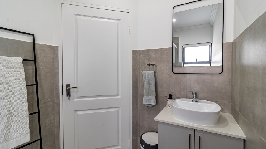 3 Bedroom Property for Sale in Alberante Gauteng
