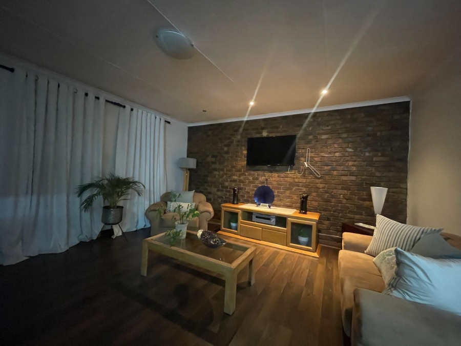 3 Bedroom Property for Sale in Silverton Gauteng