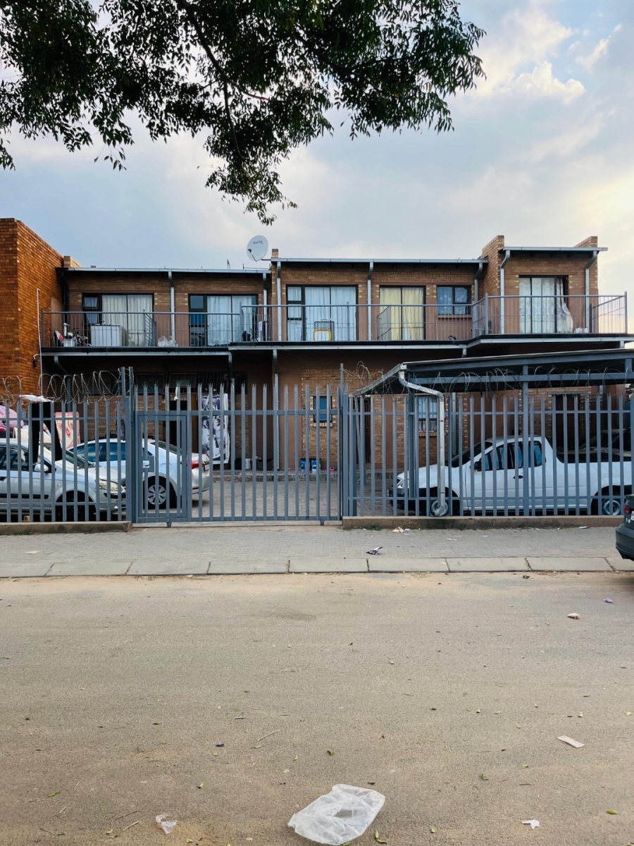  Bedroom Property for Sale in Tembisa Central Gauteng