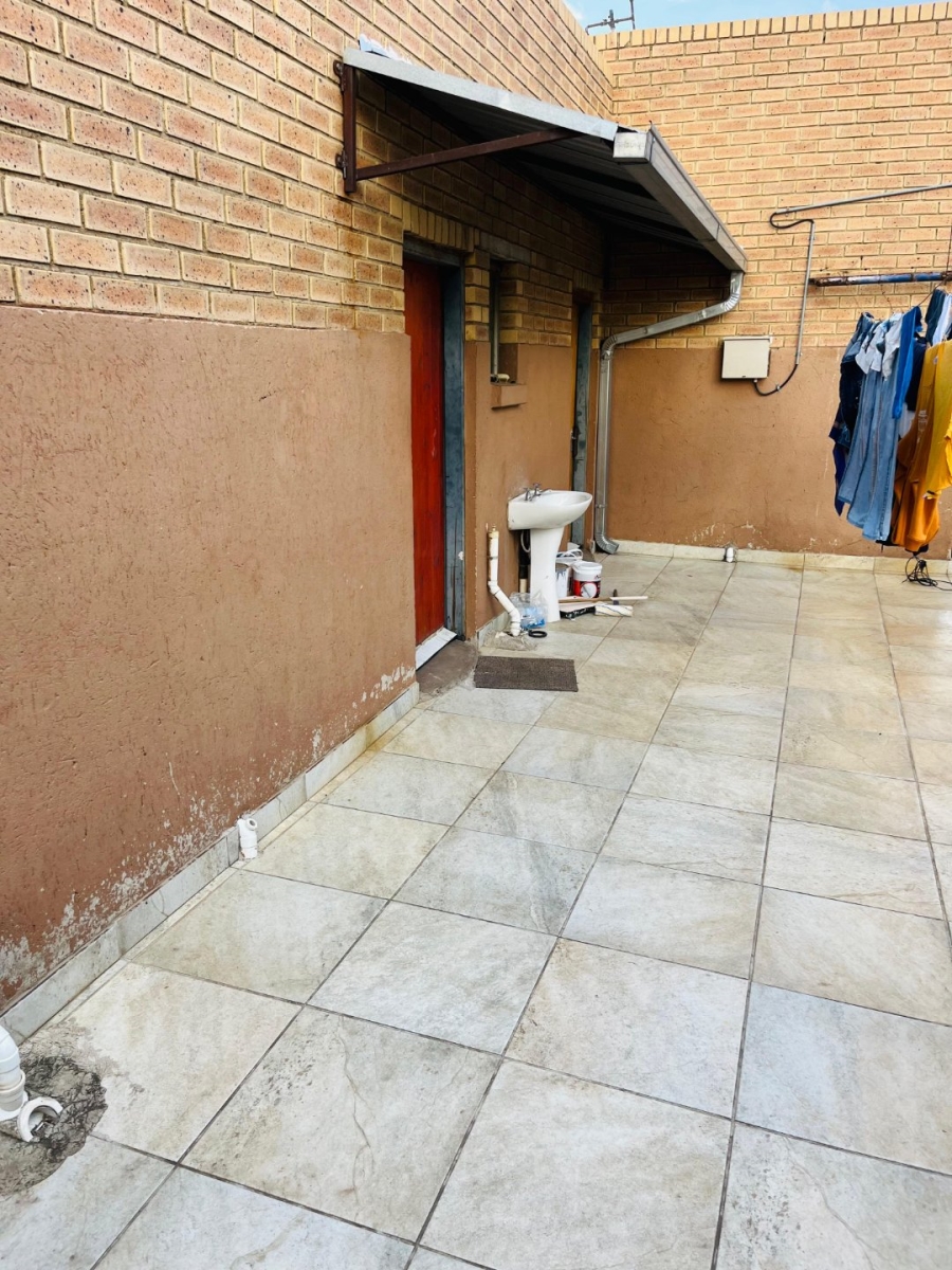  Bedroom Property for Sale in Tembisa Central Gauteng