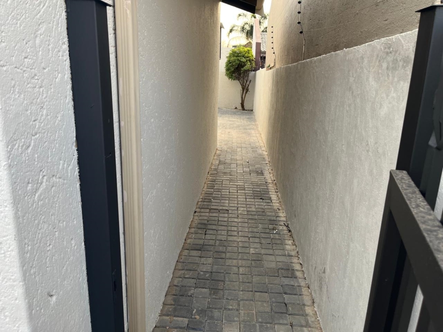 To Let 3 Bedroom Property for Rent in Beyers Park Gauteng