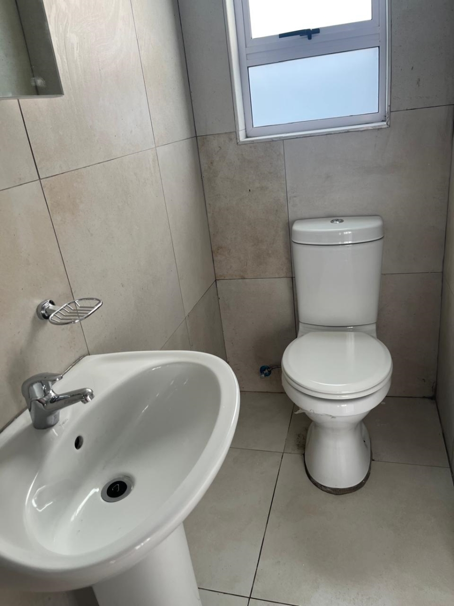 To Let 3 Bedroom Property for Rent in Beyers Park Gauteng