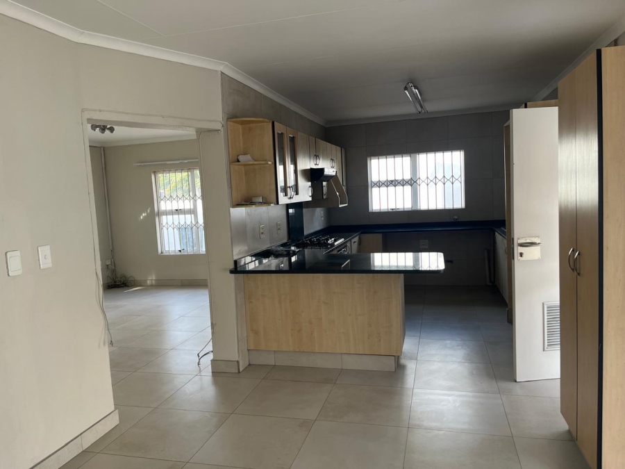 To Let 3 Bedroom Property for Rent in Beyers Park Gauteng