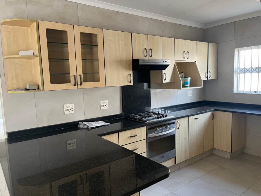 To Let 3 Bedroom Property for Rent in Beyers Park Gauteng