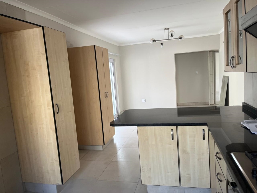 To Let 3 Bedroom Property for Rent in Beyers Park Gauteng