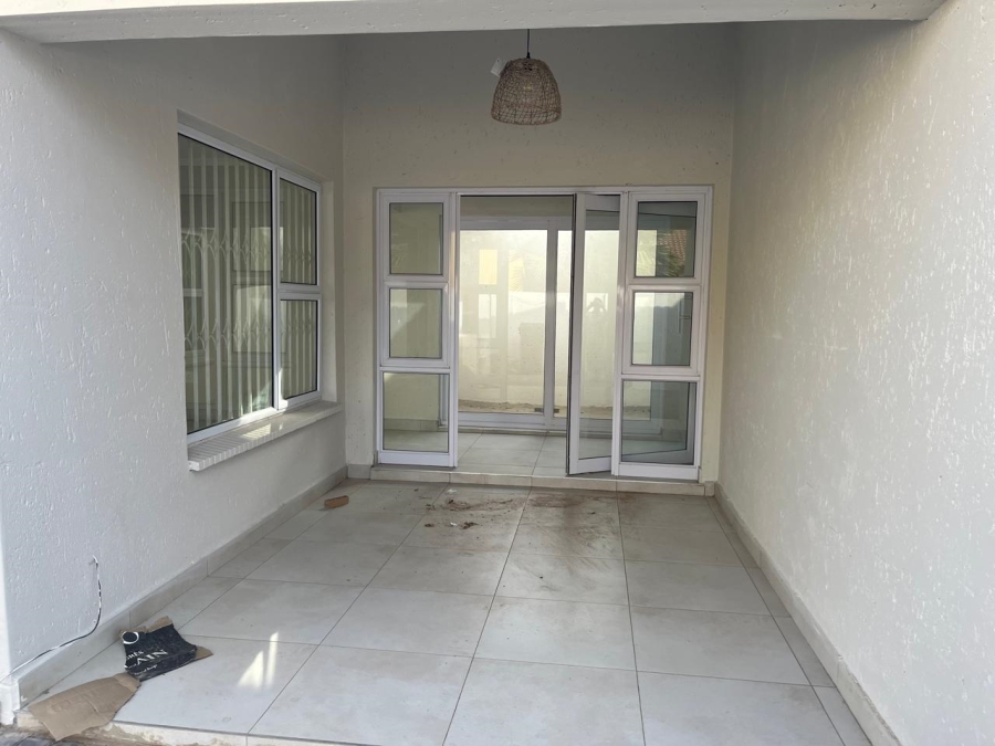 To Let 3 Bedroom Property for Rent in Beyers Park Gauteng