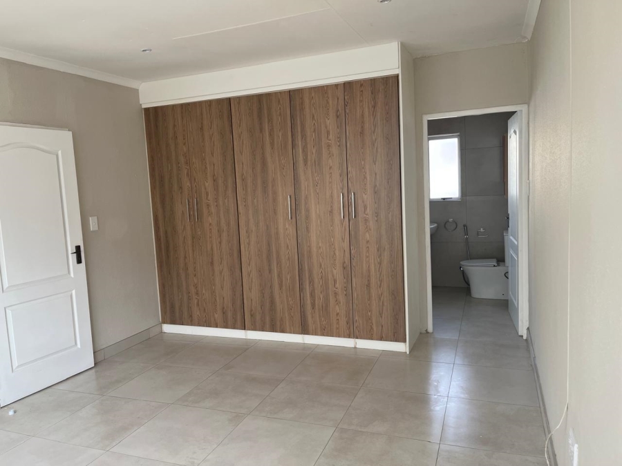 To Let 3 Bedroom Property for Rent in Beyers Park Gauteng
