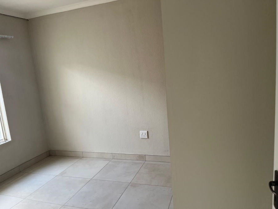 To Let 3 Bedroom Property for Rent in Beyers Park Gauteng