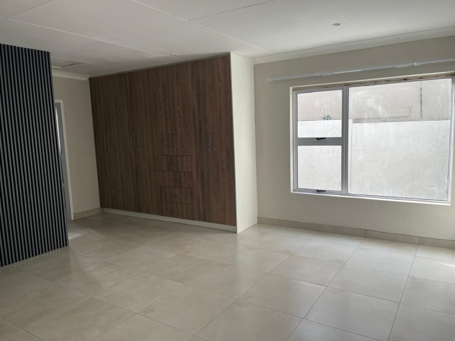 To Let 3 Bedroom Property for Rent in Beyers Park Gauteng