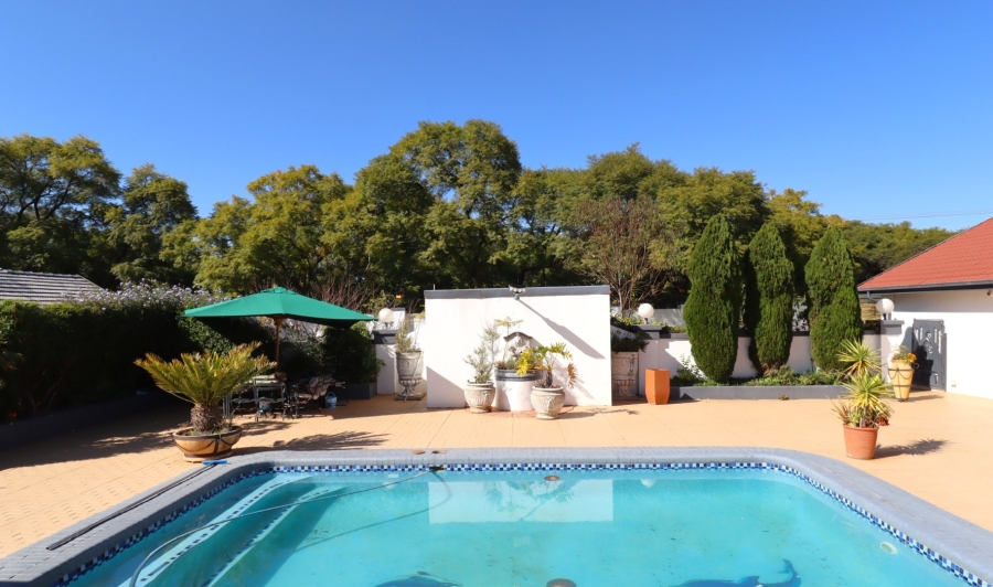 5 Bedroom Property for Sale in Waterkloof Ridge Gauteng