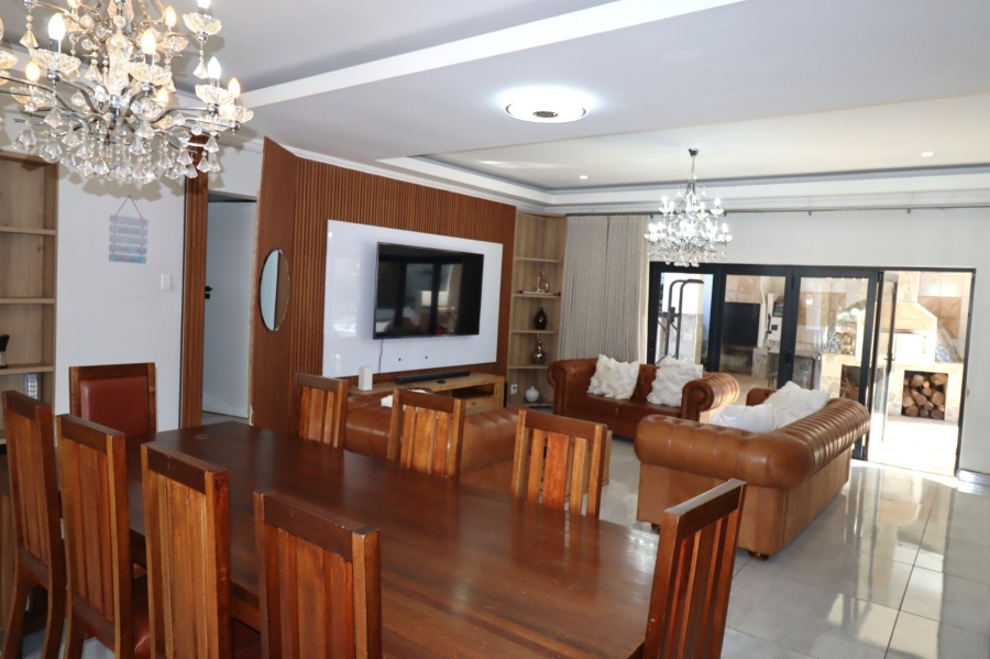 5 Bedroom Property for Sale in Waterkloof Ridge Gauteng