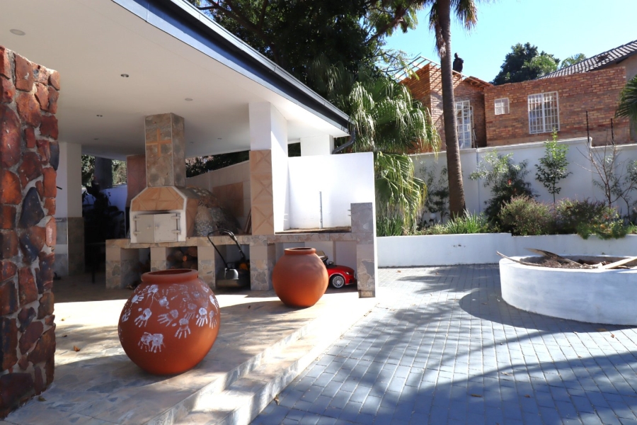 5 Bedroom Property for Sale in Waterkloof Ridge Gauteng