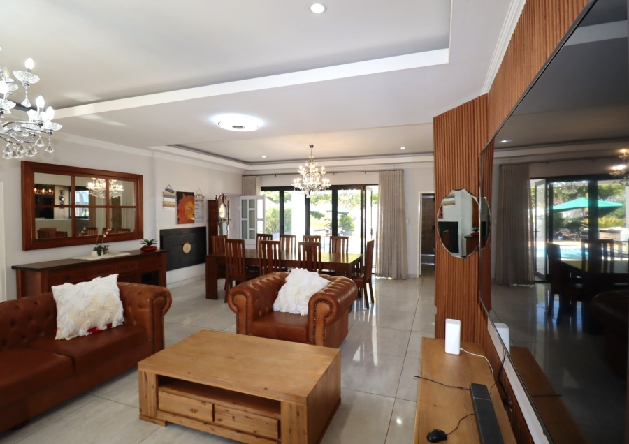 5 Bedroom Property for Sale in Waterkloof Ridge Gauteng
