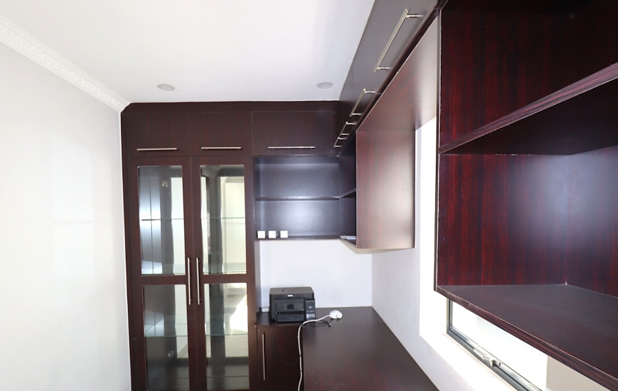 5 Bedroom Property for Sale in Waterkloof Ridge Gauteng
