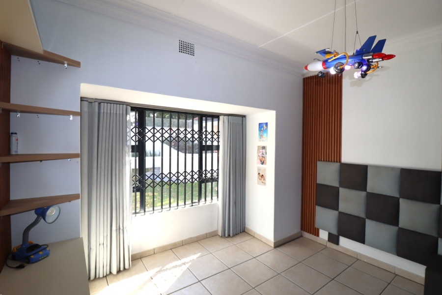 5 Bedroom Property for Sale in Waterkloof Ridge Gauteng