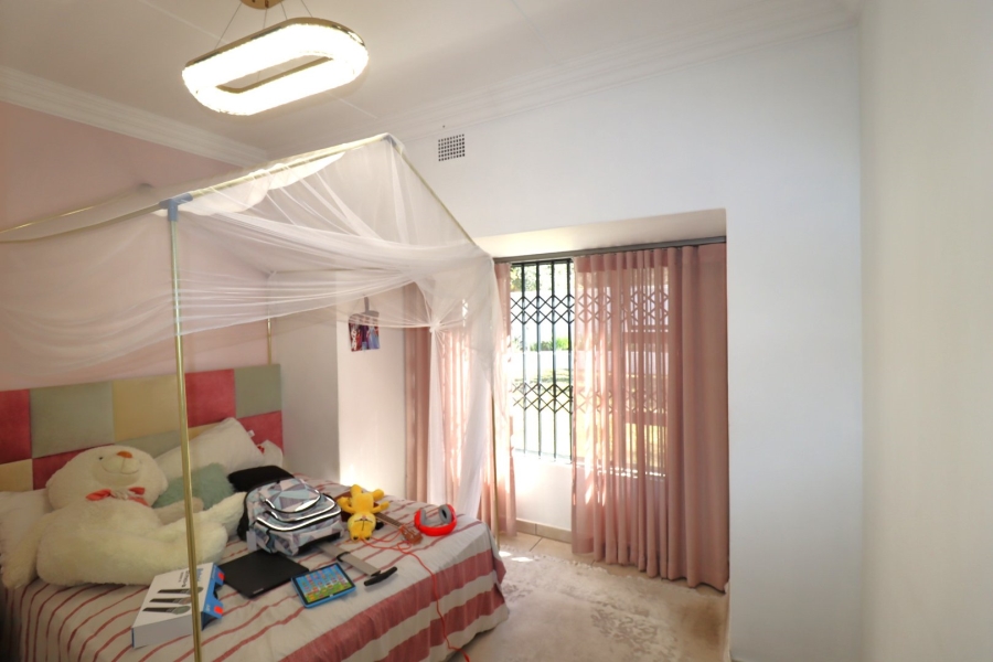 5 Bedroom Property for Sale in Waterkloof Ridge Gauteng