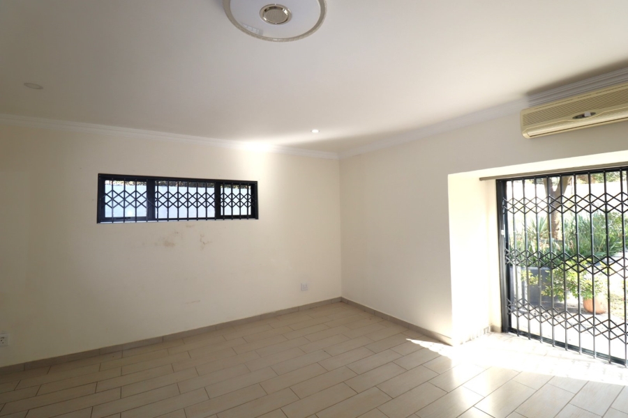 5 Bedroom Property for Sale in Waterkloof Ridge Gauteng