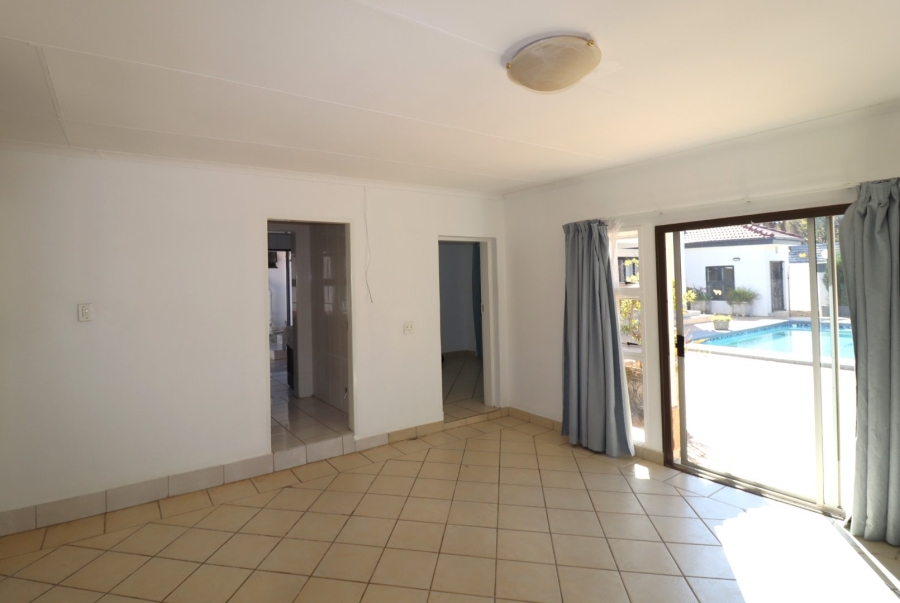5 Bedroom Property for Sale in Waterkloof Ridge Gauteng